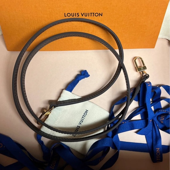 ❌SOLD ❌Louis Vuitton Damier Ebene Alma BB Bag🌺 - Picture 8 of 15